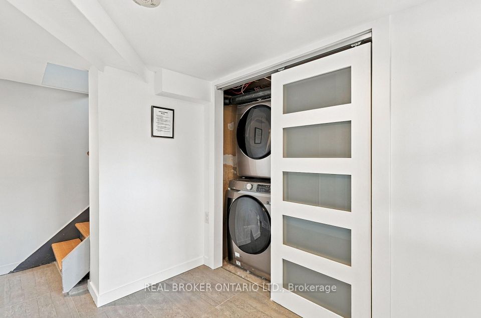 671 Scarlett Road Main, Toronto, ON M9P 2T2 25