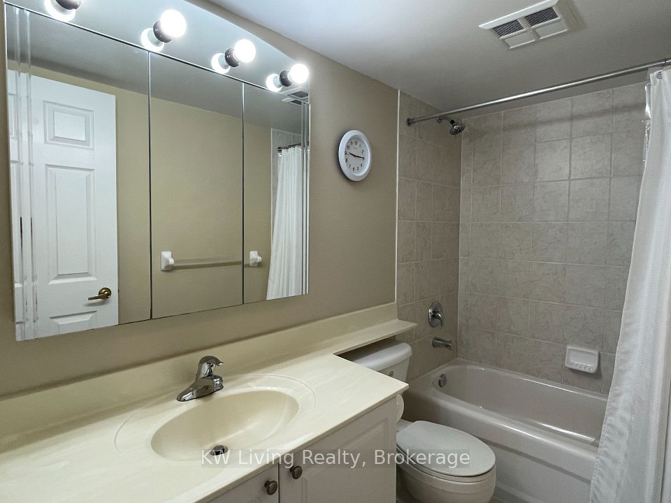 4889 Kimbermount Avenue 908 Room2, Mississauga, ON L5M 7R9 5