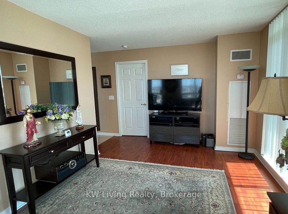 4889 Kimbermount Avenue 908 Room2, Mississauga, ON L5M 7R9 14