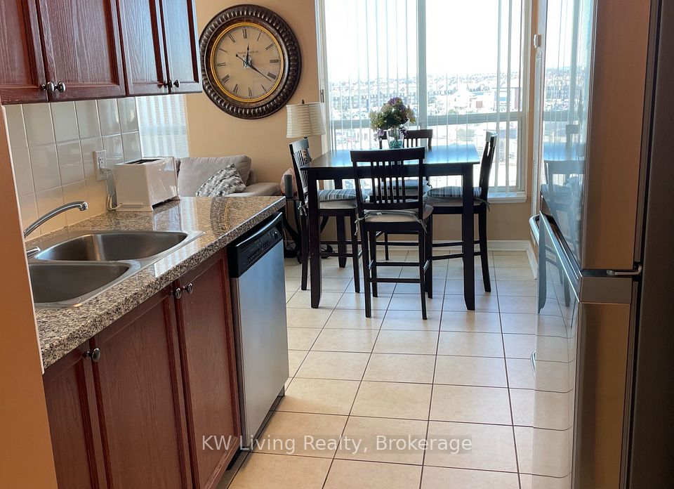 4889 Kimbermount Avenue 908 Room2, Mississauga, ON L5M 7R9 9