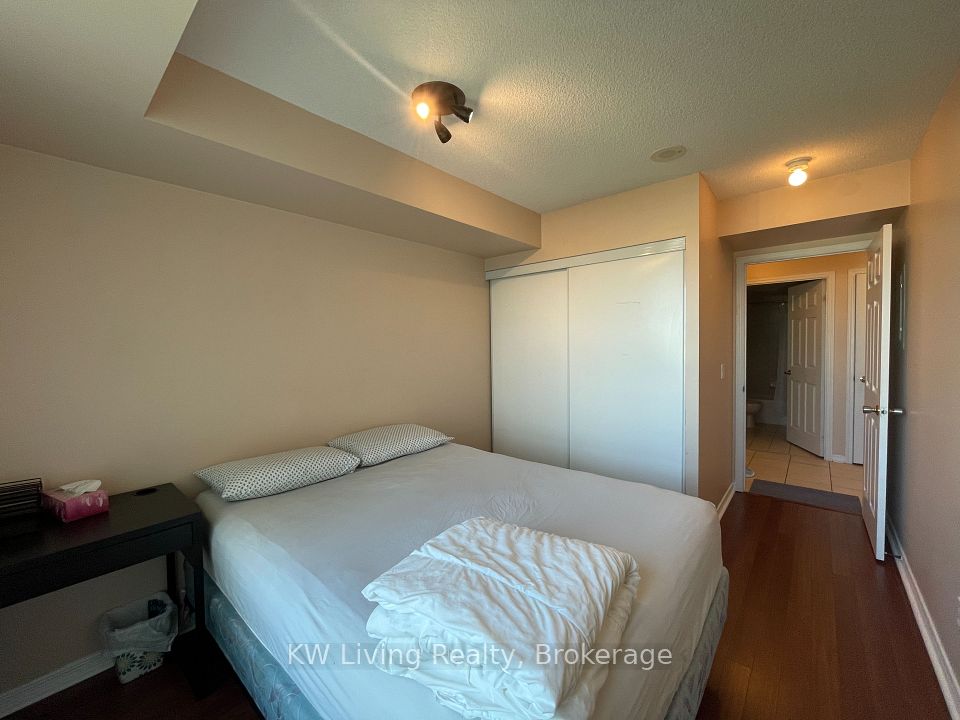 4889 Kimbermount Avenue 908 Room2, Mississauga, ON L5M 7R9 4