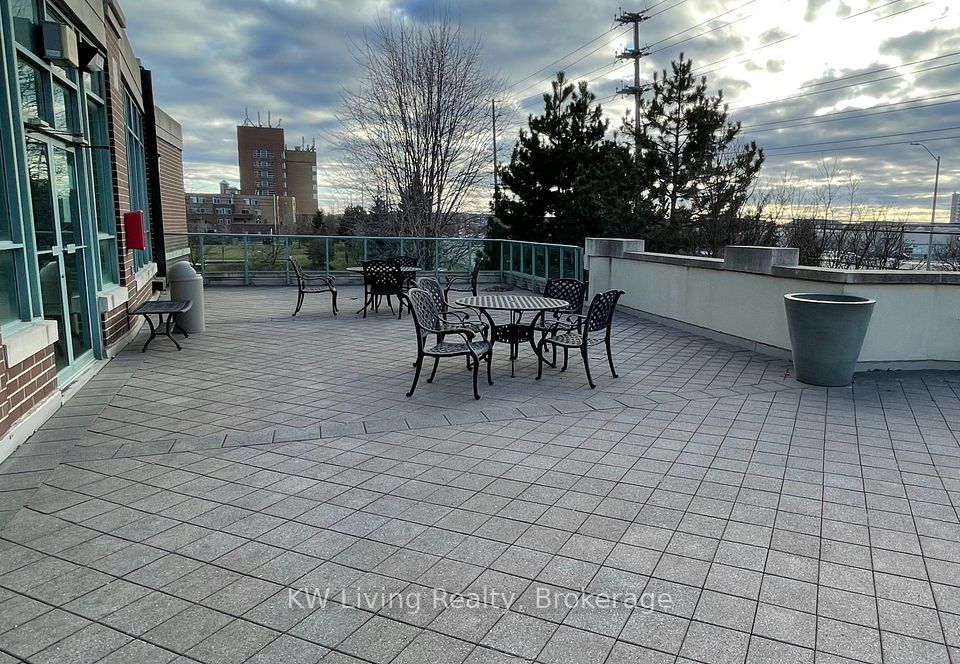 4889 Kimbermount Avenue 908 Room2, Mississauga, ON L5M 7R9 25