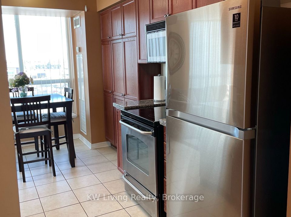4889 Kimbermount Avenue 908 Room2, Mississauga, ON L5M 7R9 8