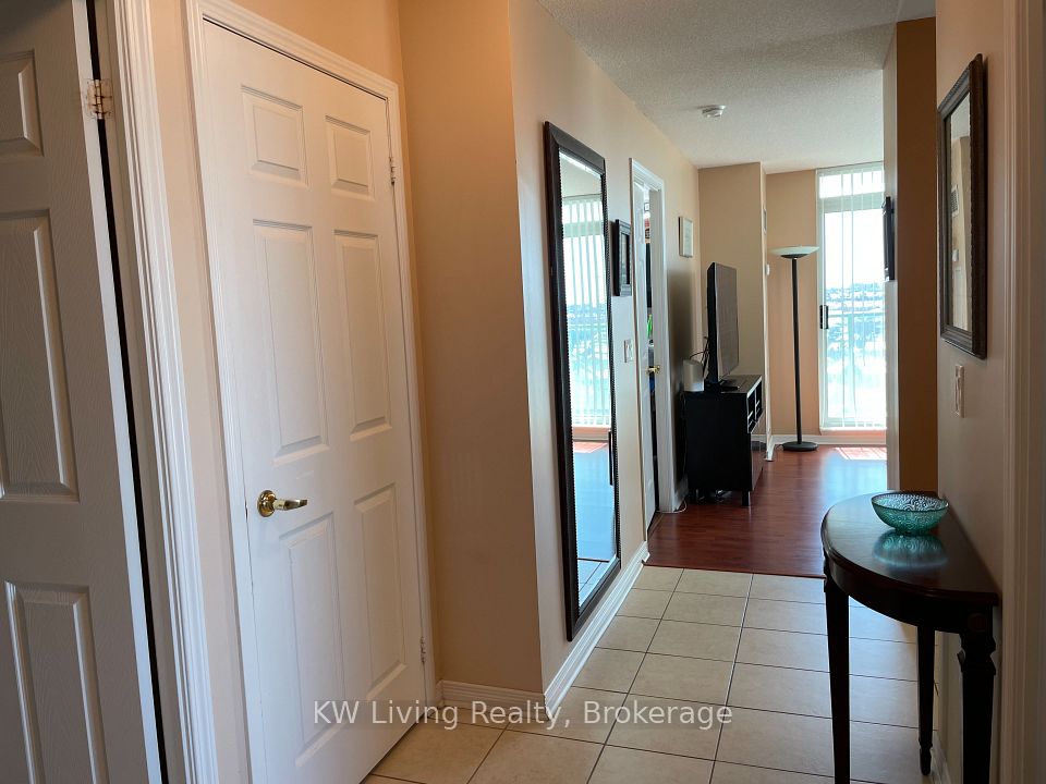 4889 Kimbermount Avenue 908 Room2, Mississauga, ON L5M 7R9 6