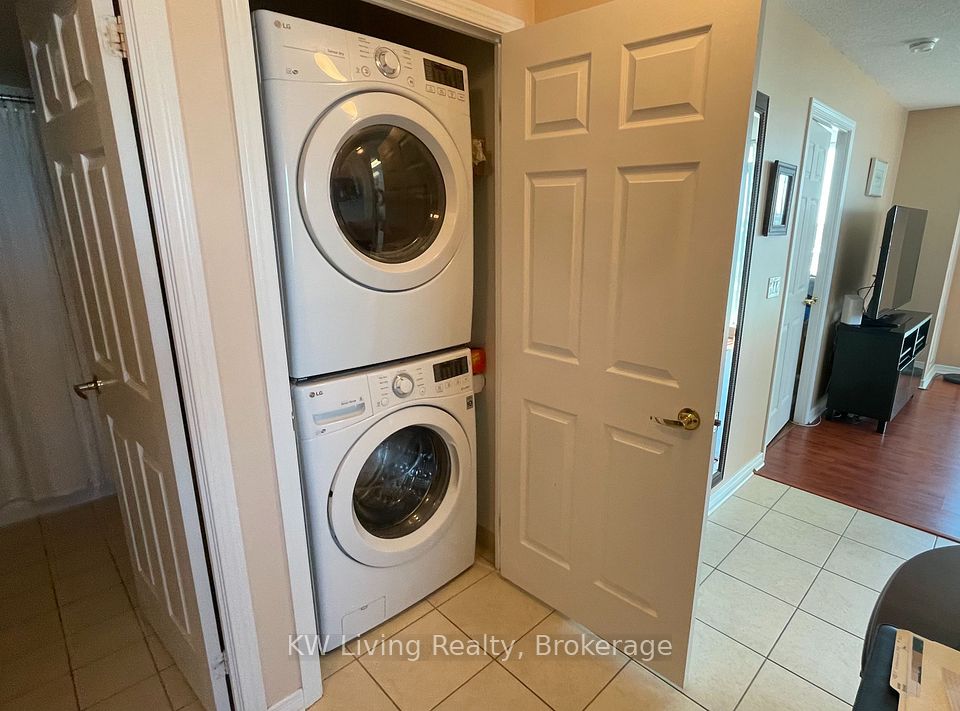4889 Kimbermount Avenue 908 Room2, Mississauga, ON L5M 7R9 18