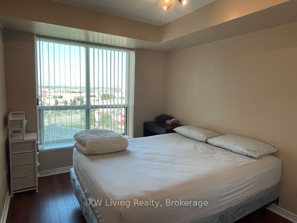 4889 Kimbermount Avenue 908 Room2, Mississauga, ON L5M 7R9 3