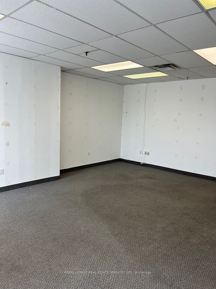 557 Dixon Road 124, Toronto, ON M9W 6K1 5