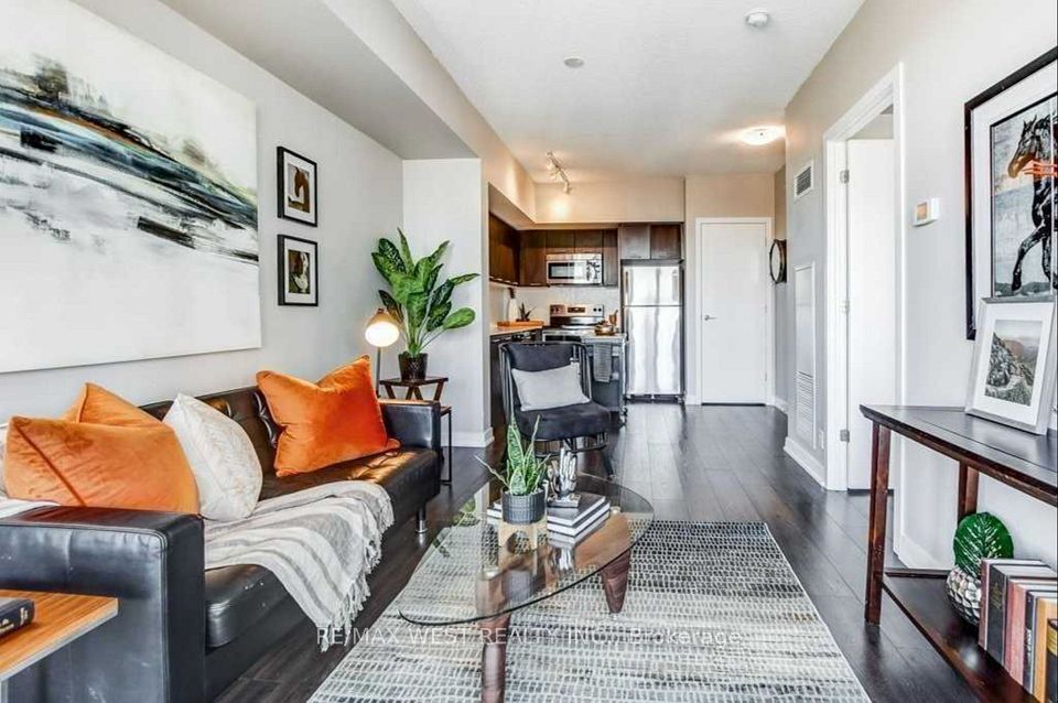 2200 Lake Shore W Boulevard 3905, Toronto, ON M8V 1A4 6