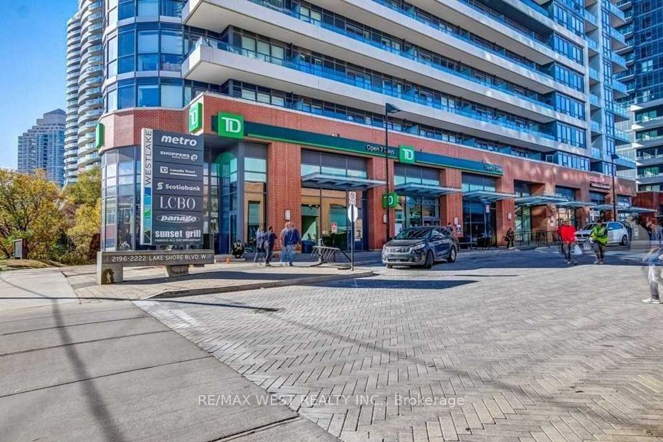 2200 Lake Shore W Boulevard 3905, Toronto, ON M8V 1A4 22