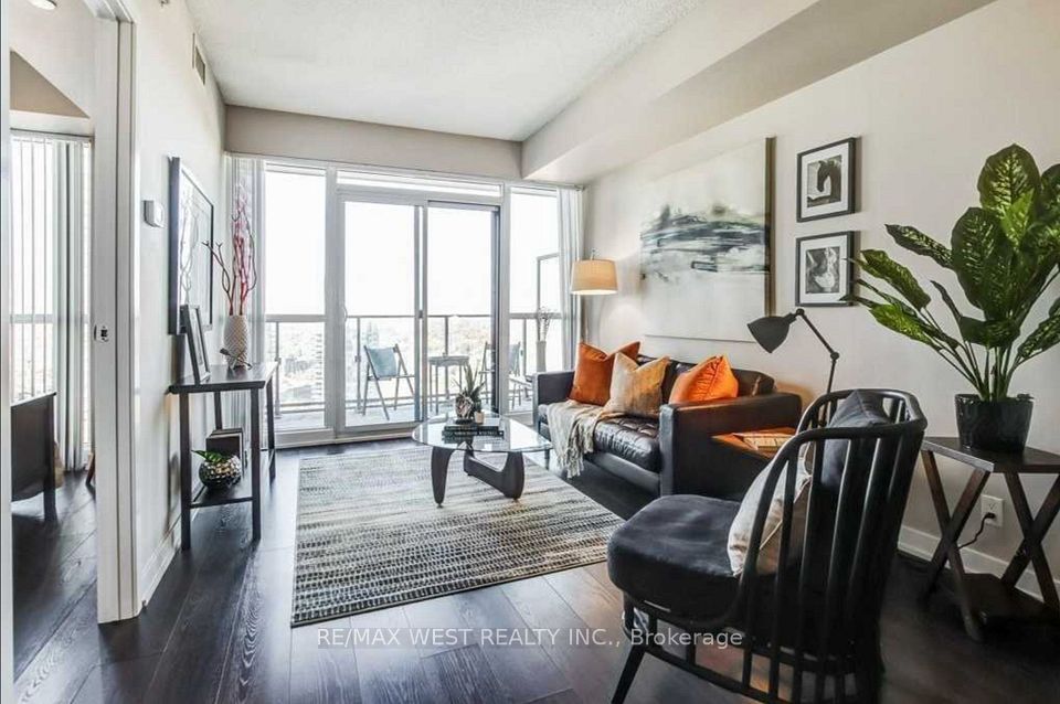 2200 Lake Shore W Boulevard 3905, Toronto, ON M8V 1A4 5