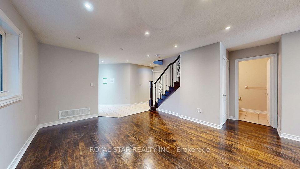 61 Headwater Road, Caledon, ON L7E 2W4 9