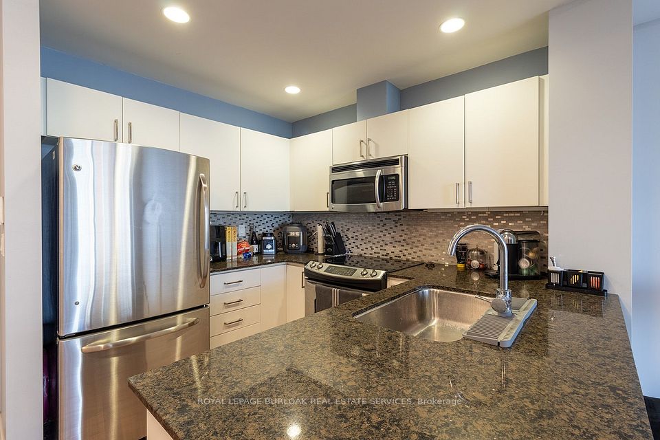 551 Maple Avenue 1408, Burlington, ON L7S 1M7 7