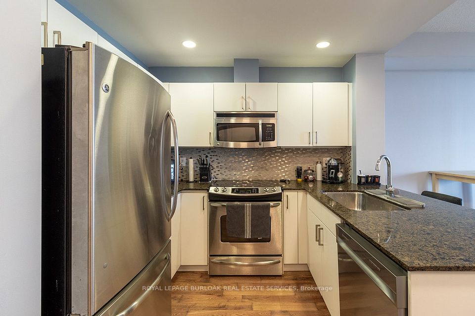551 Maple Avenue 1408, Burlington, ON L7S 1M7 6