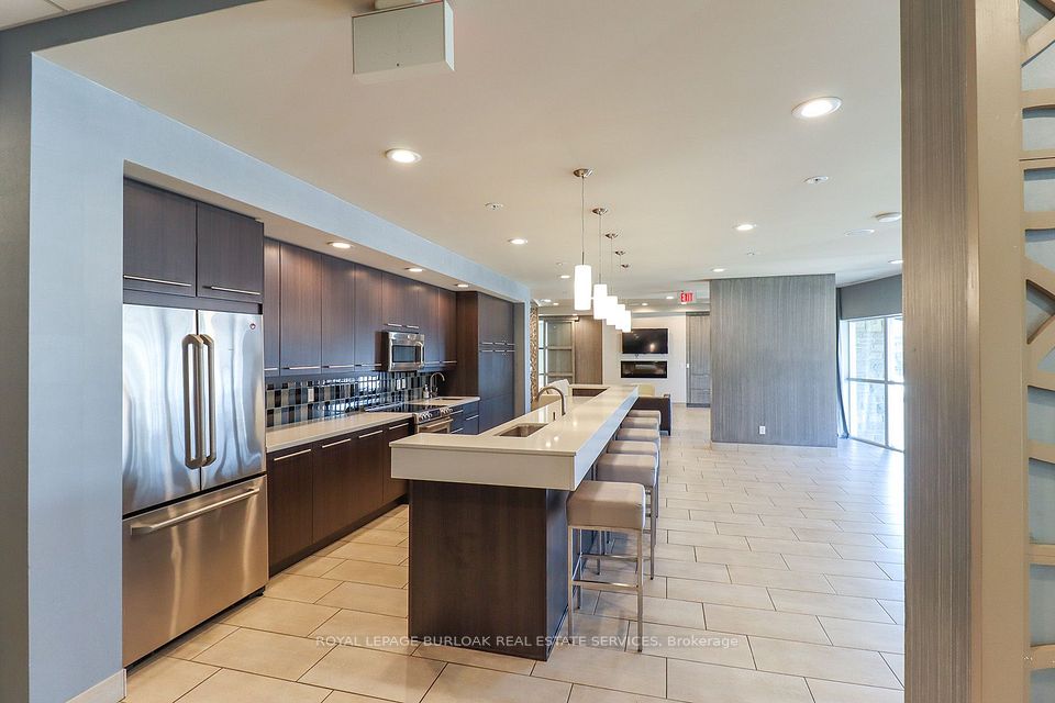 551 Maple Avenue 1408, Burlington, ON L7S 1M7 21
