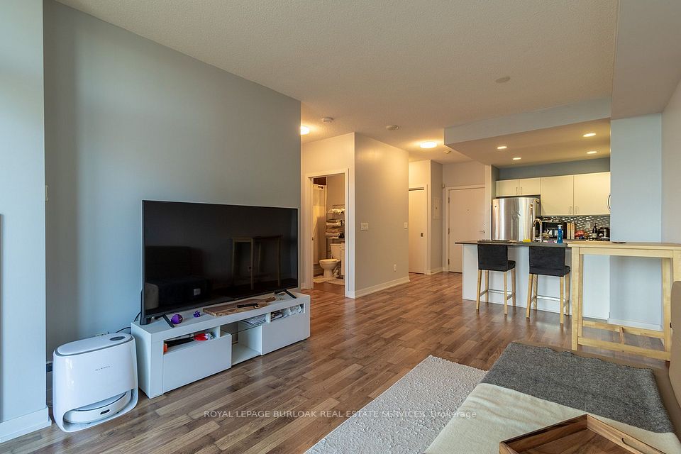 551 Maple Avenue 1408, Burlington, ON L7S 1M7 12