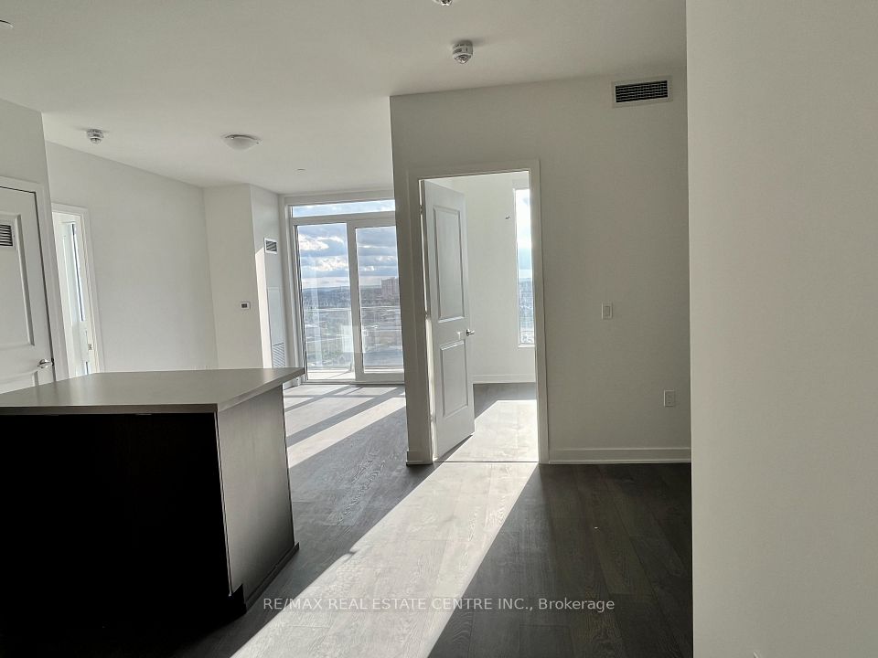 4655 Metcalfe Avenue 1101, Mississauga, ON L5M 0Z7 4