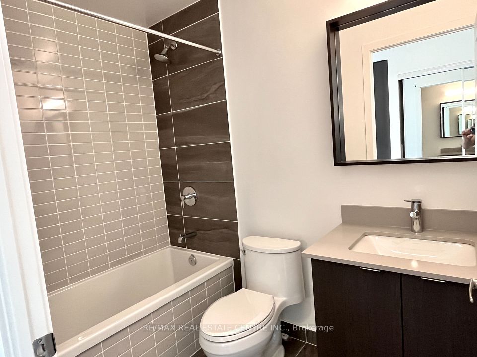 4655 Metcalfe Avenue 1101, Mississauga, ON L5M 0Z7 9