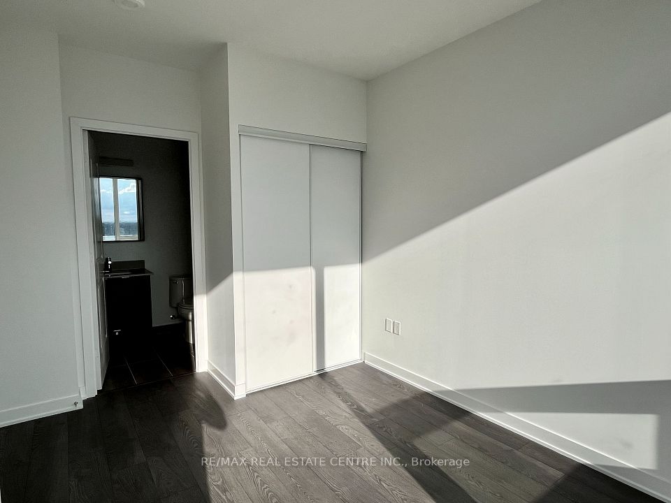 4655 Metcalfe Avenue 1101, Mississauga, ON L5M 0Z7 11