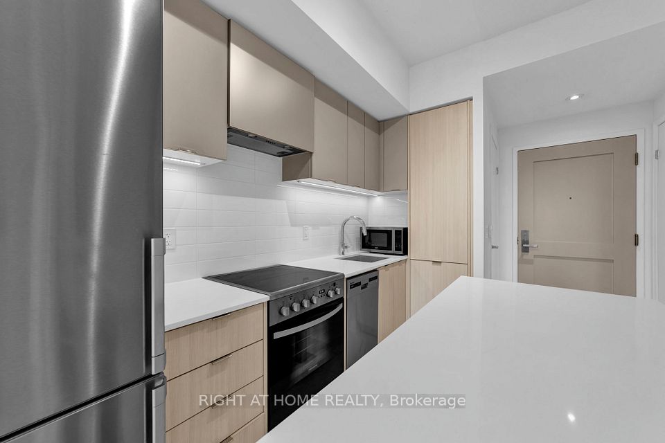 26 Gibbs Road 649, Toronto, ON M9B 0E3 15