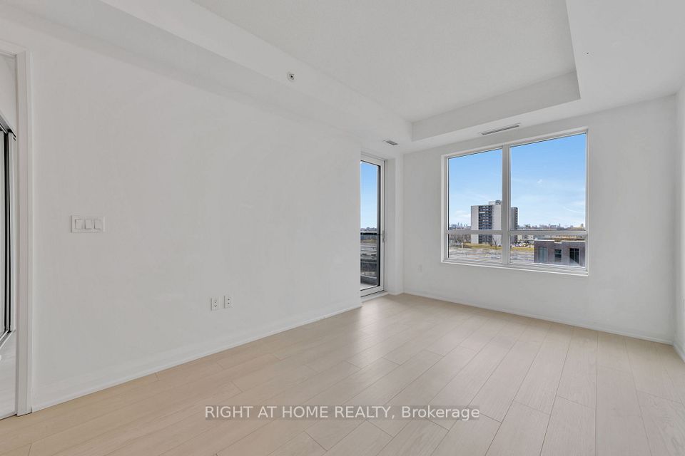 26 Gibbs Road 649, Toronto, ON M9B 0E3 21