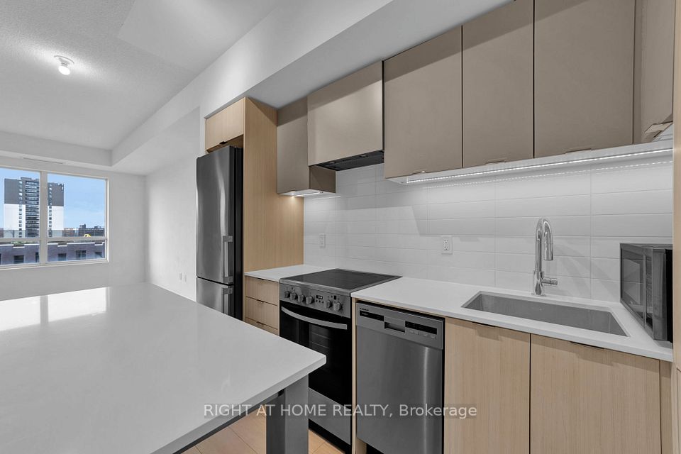 26 Gibbs Road 649, Toronto, ON M9B 0E3 18
