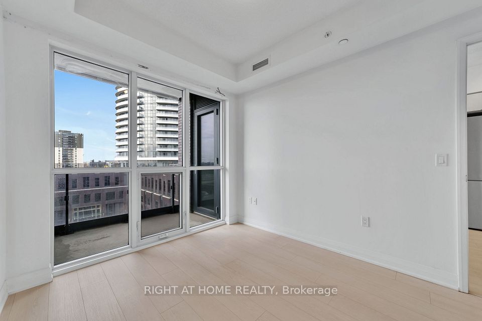 26 Gibbs Road 649, Toronto, ON M9B 0E3 23