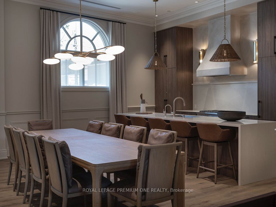 38 Earlington Avenue W 205, Toronto, ON M8X 0B6 13