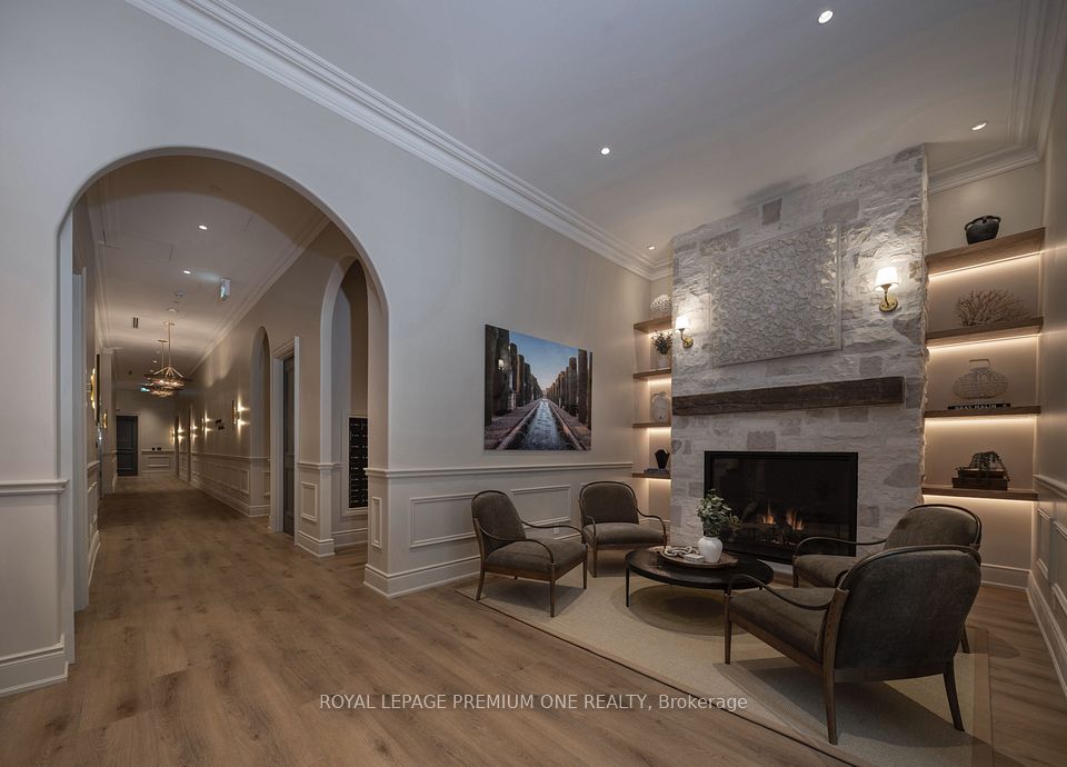 38 Earlington Avenue 101, Toronto, ON M8X 0B6 6