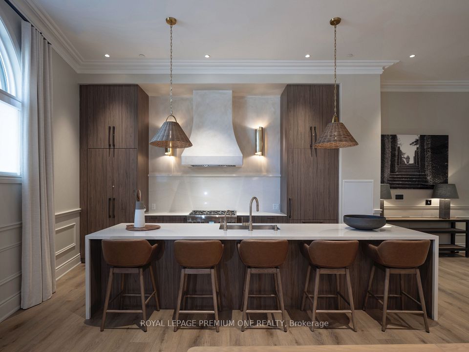 38 Earlington Avenue 101, Toronto, ON M8X 0B6 12