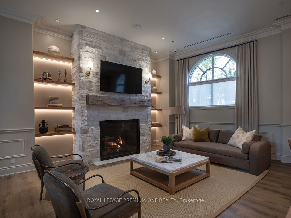 38 Earlington Avenue 101, Toronto, ON M8X 0B6 7