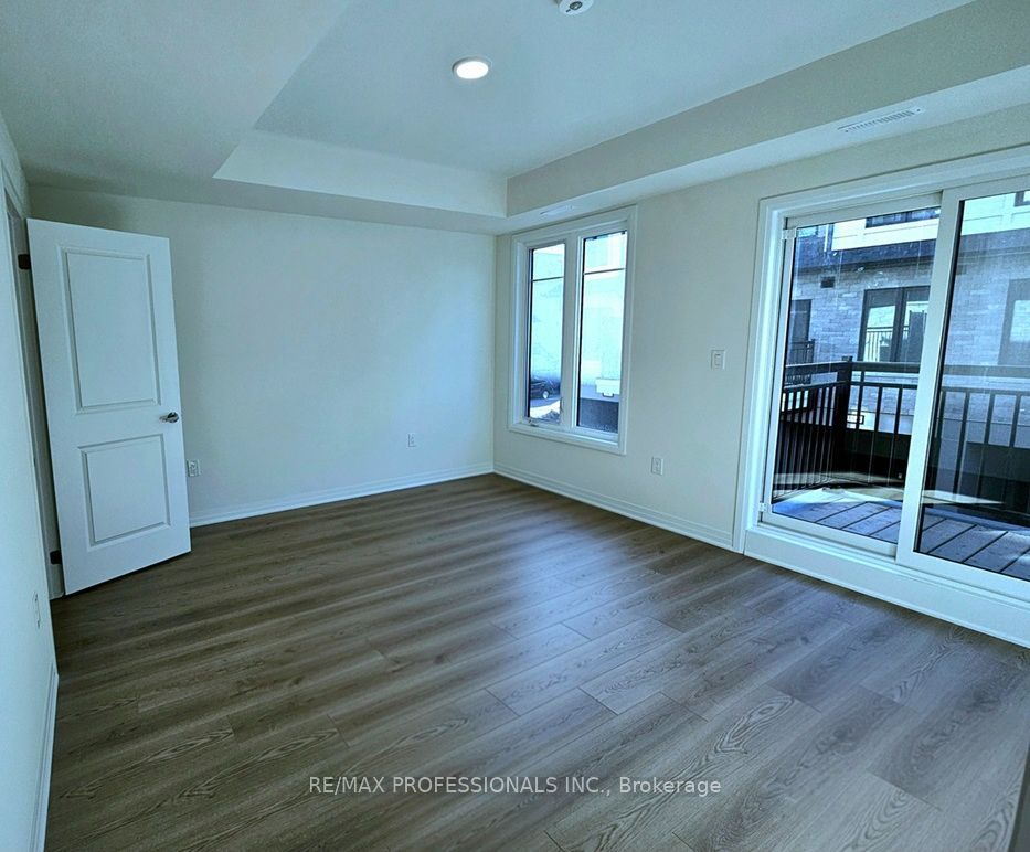 741 Front Royal Street 2, Mississauga, ON L4Y 0G6 13