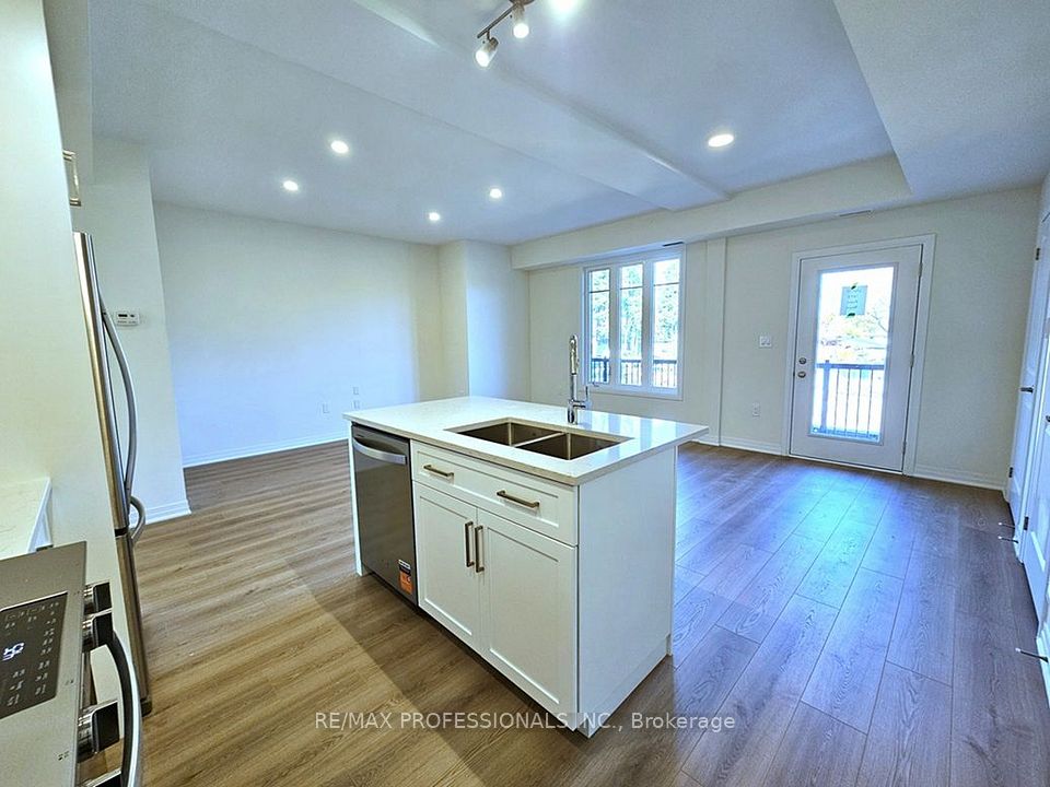 741 Front Royal Street 2, Mississauga, ON L4Y 0G6 6