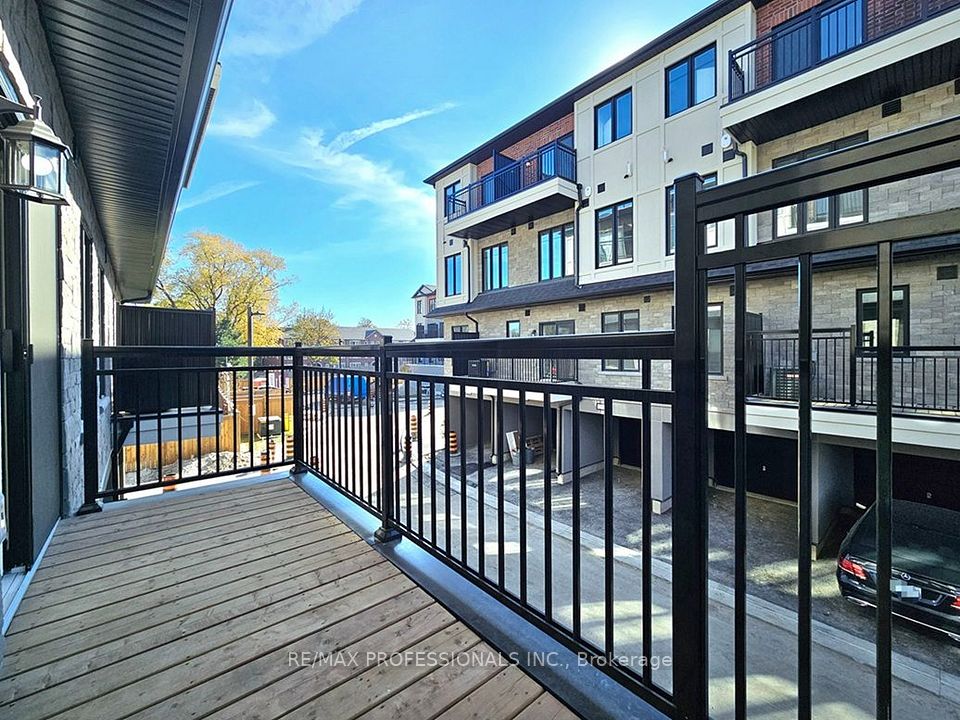 741 Front Royal Street 2, Mississauga, ON L4Y 0G6 19