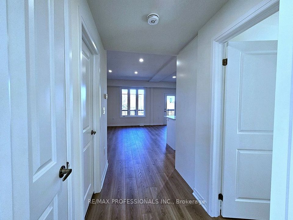 741 Front Royal Street 2, Mississauga, ON L4Y 0G6 24