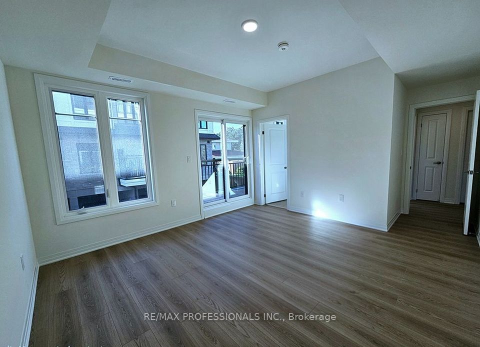 741 Front Royal Street 2, Mississauga, ON L4Y 0G6 12