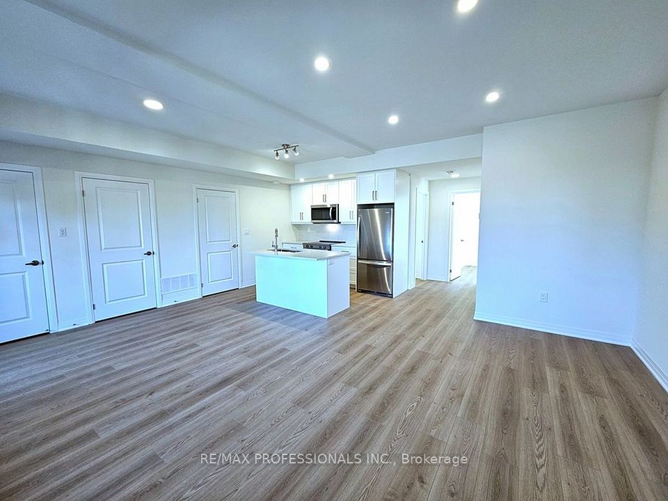 741 Front Royal Street 2, Mississauga, ON L4Y 0G6 5