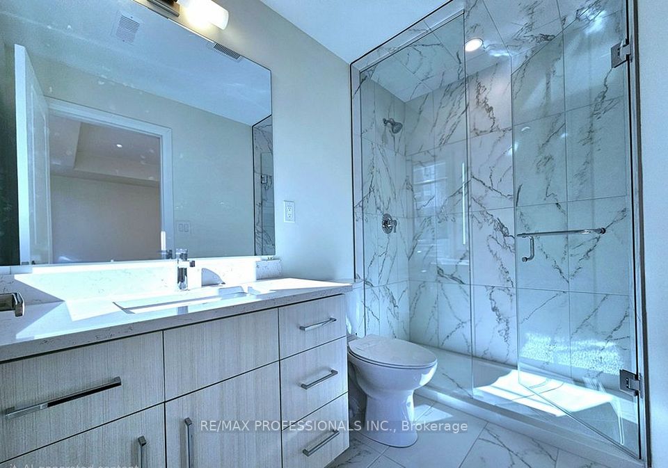 741 Front Royal Street 2, Mississauga, ON L4Y 0G6 15