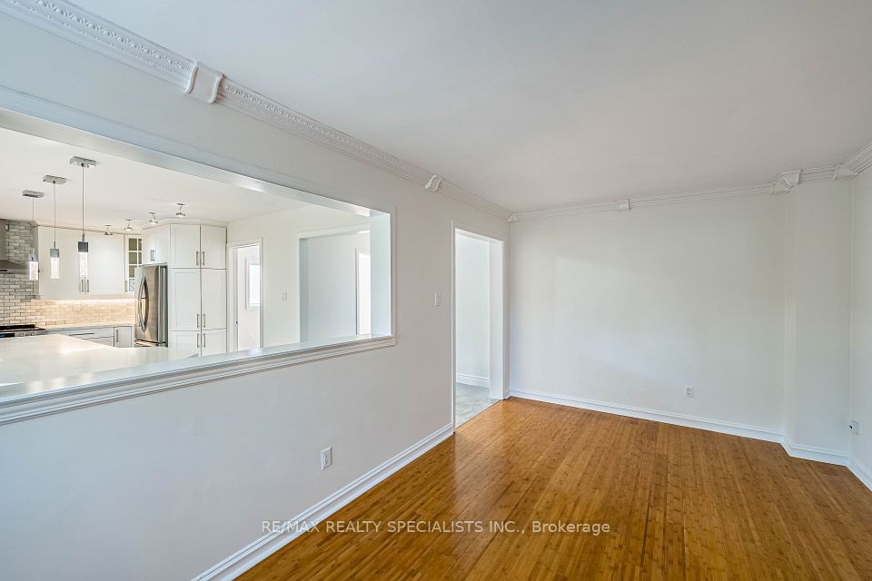 3166 SHADETREE Drive MAIN & 2ND, Mississauga, ON L5N 6P3 12