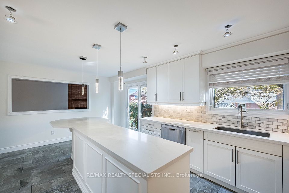 3166 SHADETREE Drive MAIN & 2ND, Mississauga, ON L5N 6P3 19