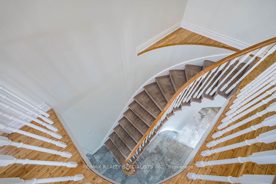 3166 SHADETREE Drive MAIN & 2ND, Mississauga, ON L5N 6P3 23
