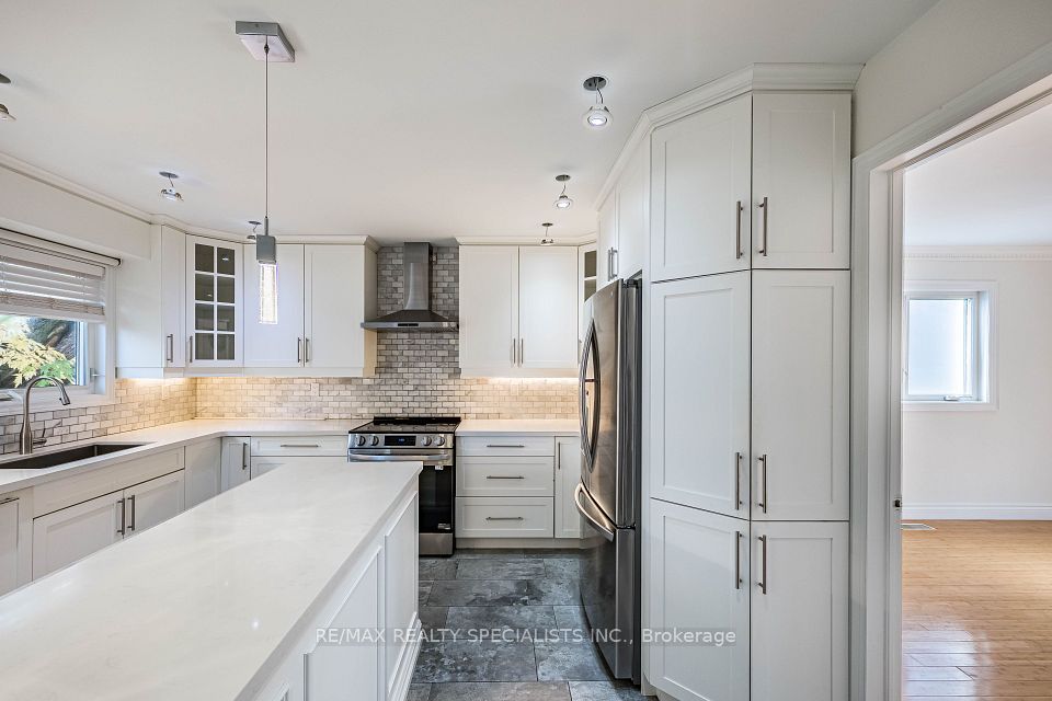 3166 SHADETREE Drive MAIN & 2ND, Mississauga, ON L5N 6P3 13