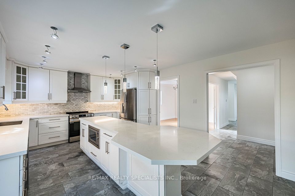3166 SHADETREE Drive MAIN & 2ND, Mississauga, ON L5N 6P3 15