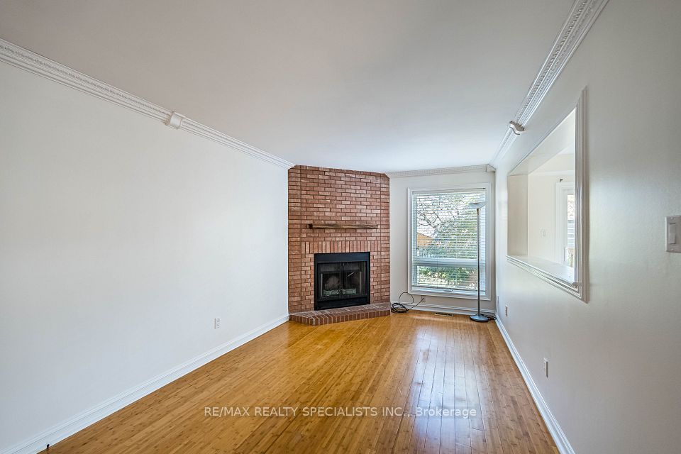 3166 SHADETREE Drive MAIN & 2ND, Mississauga, ON L5N 6P3 10
