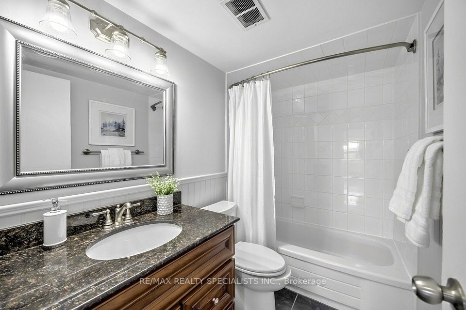 61 Richview Road 609, Toronto, ON M9A 4B5 25