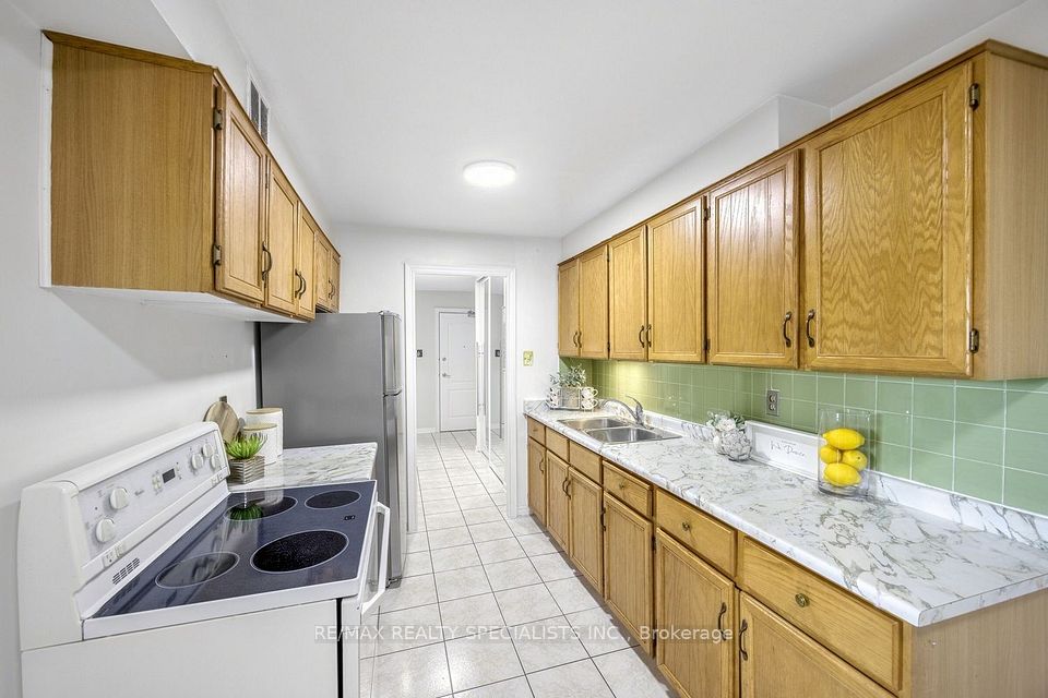 61 Richview Road 609, Toronto, ON M9A 4B5 20