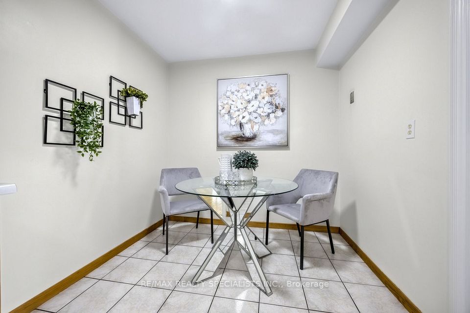 61 Richview Road 609, Toronto, ON M9A 4B5 19