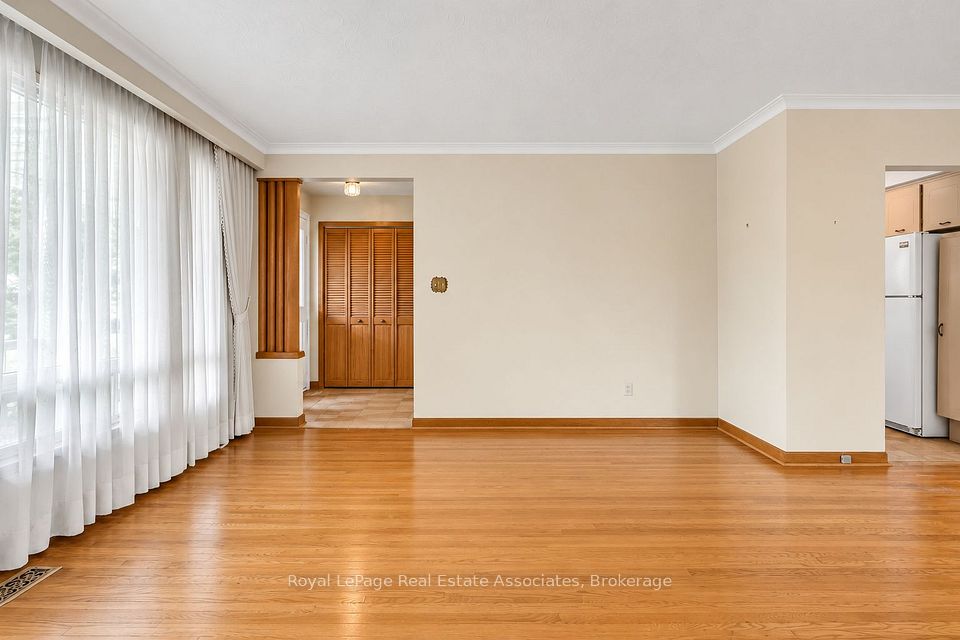 59 Stapleton Drive, Toronto, ON M9R 2Z8 7
