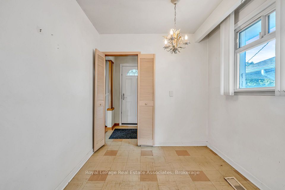 59 Stapleton Drive, Toronto, ON M9R 2Z8 17
