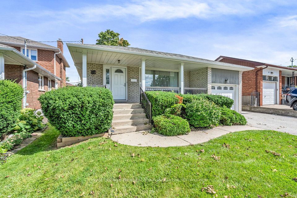 59 Stapleton Drive, Toronto, ON M9R 2Z8 2