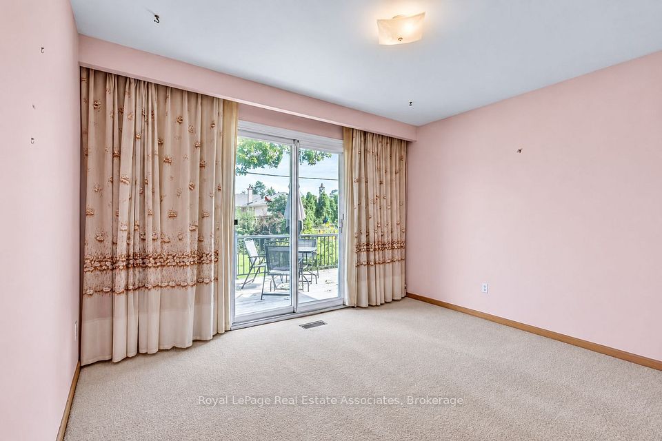 59 Stapleton Drive, Toronto, ON M9R 2Z8 19